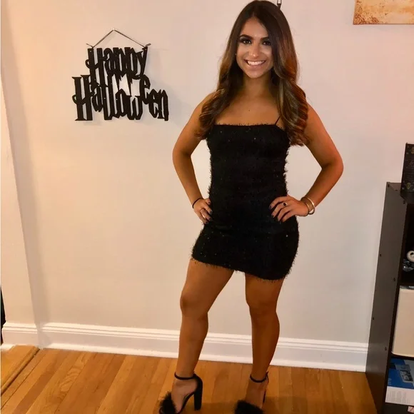 Black mini dress - Picture 2 of 5